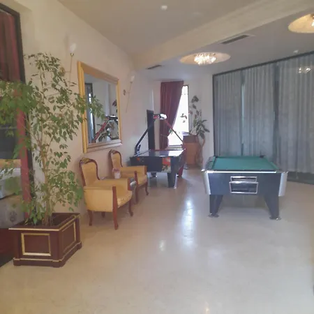 Beautiful 2 With Poolview Outside From Aheloy