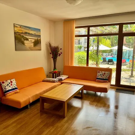 Beautiful 2 With Poolview Outside From Aheloy