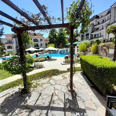 Beautiful 2 With Poolview Outside From Aheloy